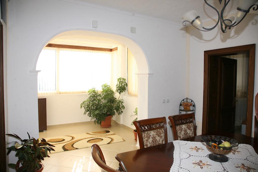 Queen Kodre Apartments อุลซิน ภายนอก รูปภาพ